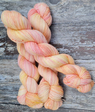 Load image into Gallery viewer, Pink lemonade.