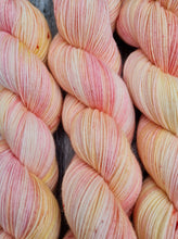 Load image into Gallery viewer, Pink lemonade.