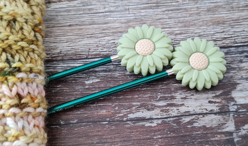 Knitting stoppers.Daisy's.Pale green &cream.