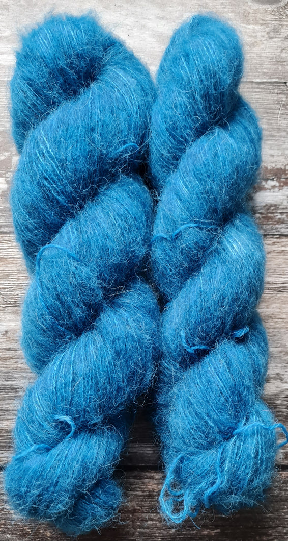 Bluemoon yak cloud 50g, alpaca,silk,merino yak.