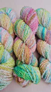 Mermaids dreams,  Dk  Boucle 100g 220m.