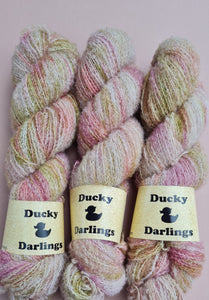 Daisy chain. 4ply Boucle