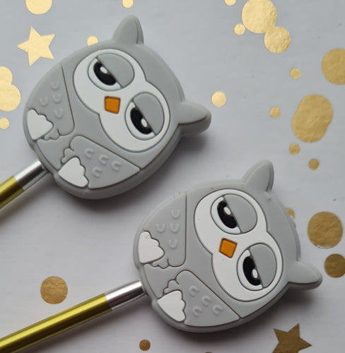 Knitting needle stoppers,grey owls.