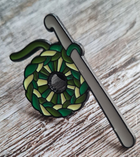 Pin badge, Crochet hook