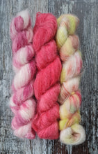 Load image into Gallery viewer, Mixed mini packs 3x 20g.Suri alpaca silk Red/pink.Fluff pillow.