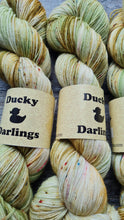Load image into Gallery viewer, Pistachio crumble 4ply