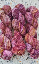 Load image into Gallery viewer, Lucky heather,  Dk  Boucle 100g 220m.