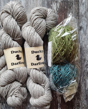 Load image into Gallery viewer, Flock vest yarn bundle.
