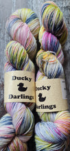 Load image into Gallery viewer, Parrot fashion  4ply.