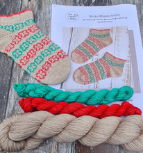 Load image into Gallery viewer, Retro bloom, Sock set, 140g kit,complete with pattern.
