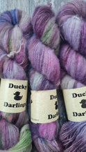 Load image into Gallery viewer, Violet creams. 100%Alpaca air 50g
