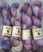 Load image into Gallery viewer, Violet creams. 100%Alpaca air 50g
