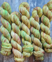 Load image into Gallery viewer, Huckleberry Hill 4ply.