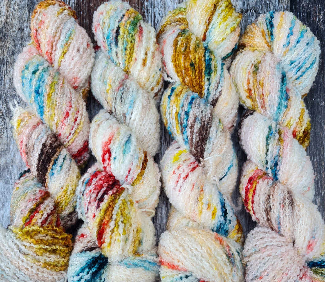 Woodlands,  Dk  Boucle 100g 220m.