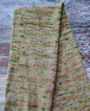 Load image into Gallery viewer, Sock tube Green &amp; pink speckled.