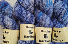 Load image into Gallery viewer, Blue willow,  Dk  Boucle 100g 220m.