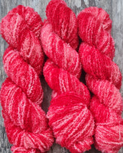 Load image into Gallery viewer, Cover me in kisses,  Dk  Boucle 100g 220m.