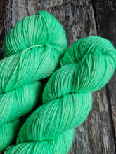 Load image into Gallery viewer, Mint fizz, superwashed merino nylon